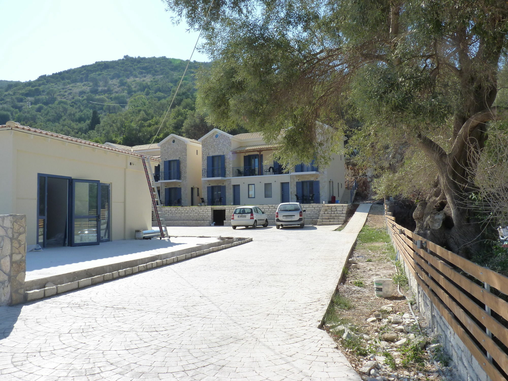 Ilianthos Apartments & Studios Mikros Gialos Buitenkant foto